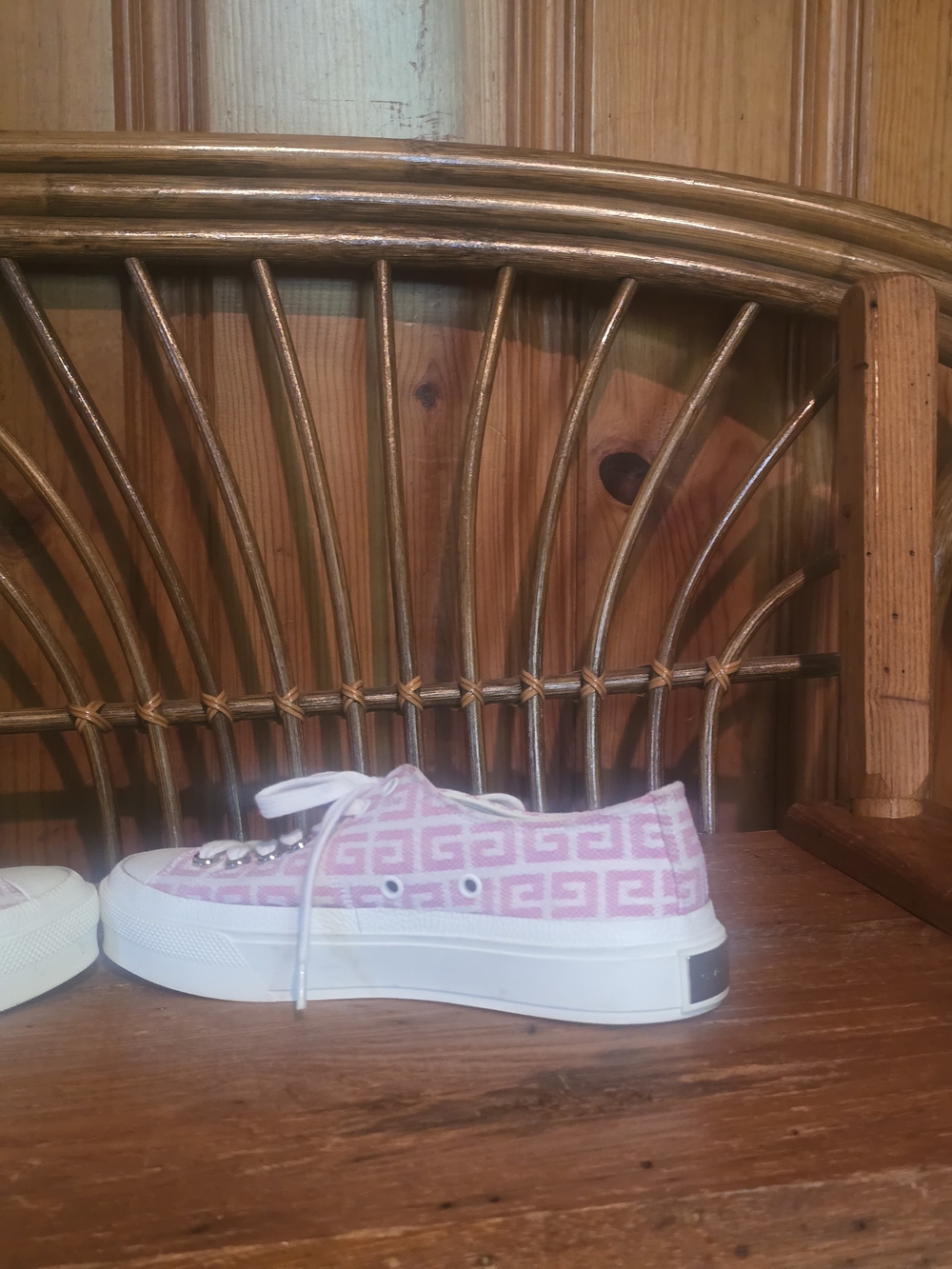 Givenchy Pink Patterned Low-Top Sneakers - Picture 5 of 16